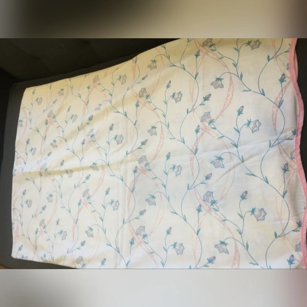 Vintage 3 Piece Floral Print Comforter & Pillowcases by Dan River
